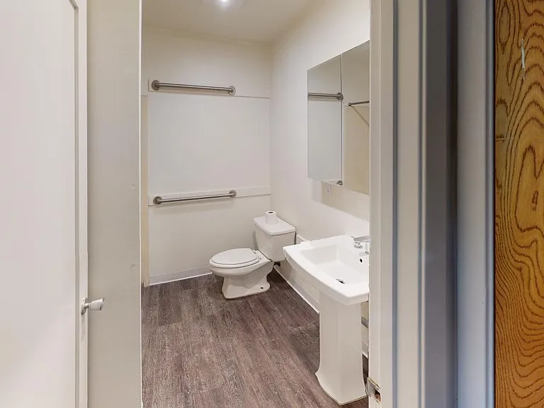 831 Cliff Dr — Photo 17