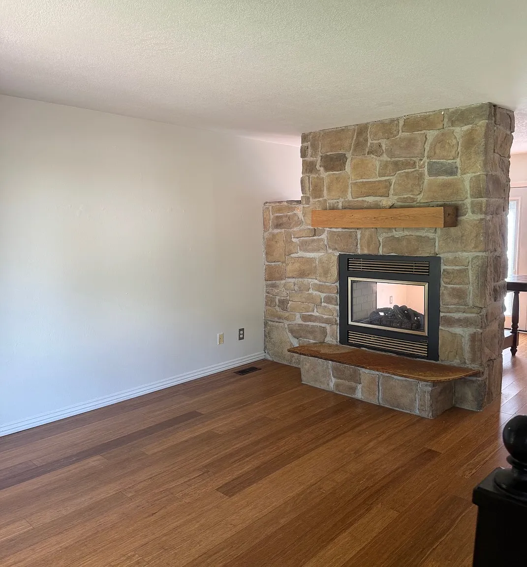 56 Overton Dr — Photo 2