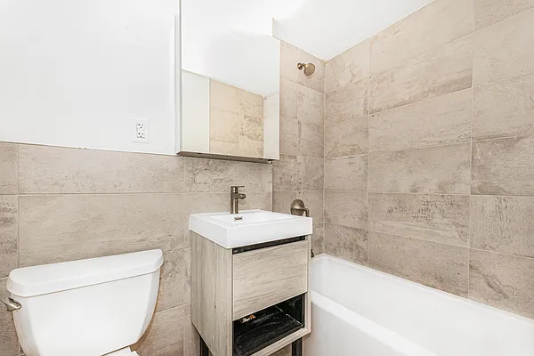 Rented by MNS | media 10