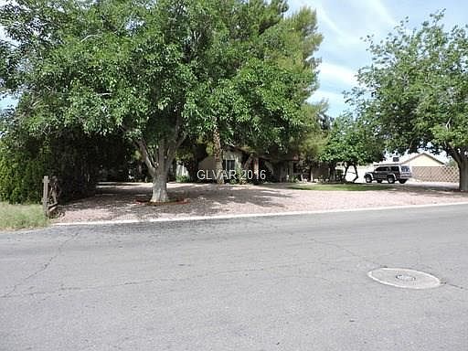 2nd image of 977 Crazyhorse Way