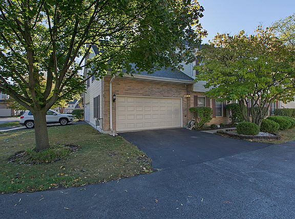 2nd image of 1464 Laurel Oaks Dr #B