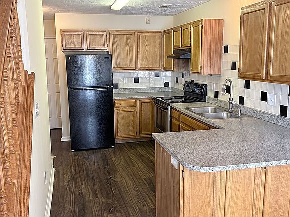 2nd image of 5722 Carrousel Dr