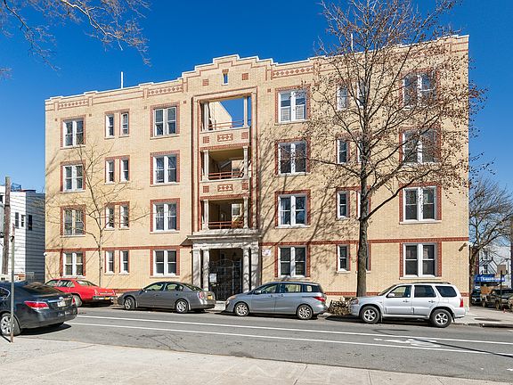 4th image of 673 41st St APT 14