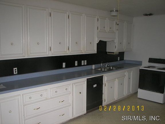 4th image of 2600 Hemlock Ave