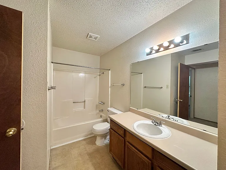 2707 Taft St — Photo 21