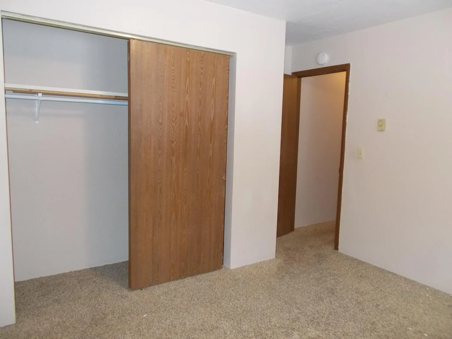 2 bed, 850 sqft, $1,250 — Photo 4