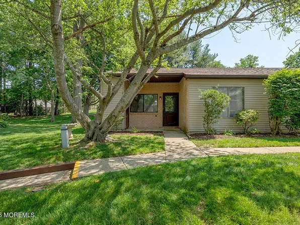 239 Medford Court #A, Manalapan, NJ 07726