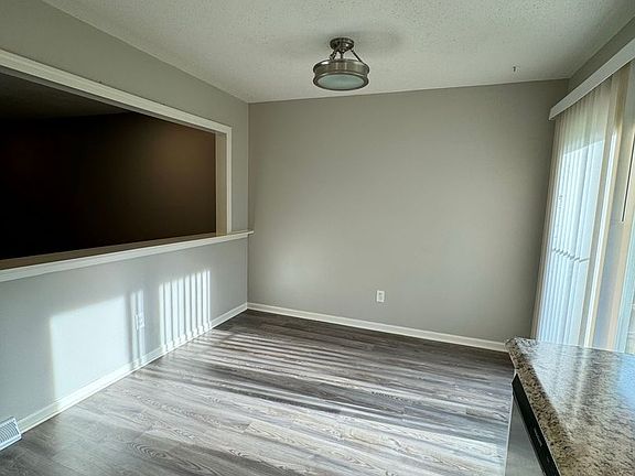 5th image of 341 N Kendall Dr #64056