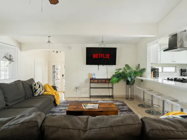 (undisclosed Address), Escondido, CA 92025