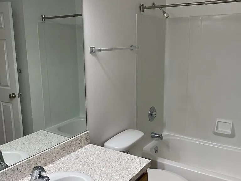 Crystal Pointe I — Photo 58