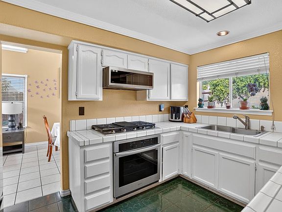 5th image of 1177 Amberhill Ave