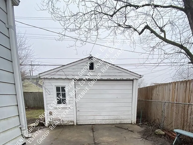 21171 Dexter Blvd — Photo 10