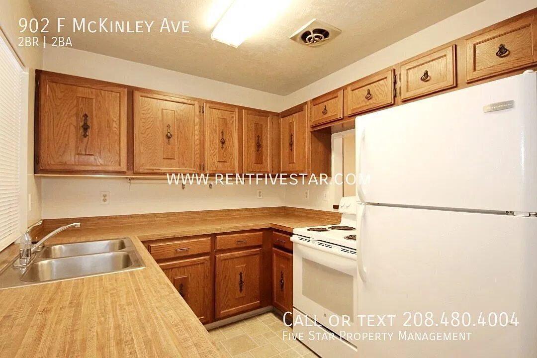 Spacious McKinley Townhome Available! — Photo 4