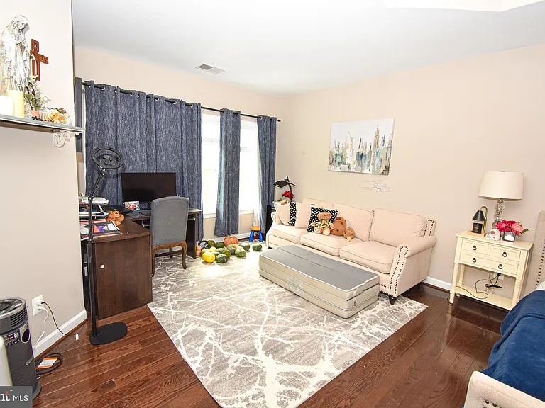 21268 Park Grove Ter — Photo 27