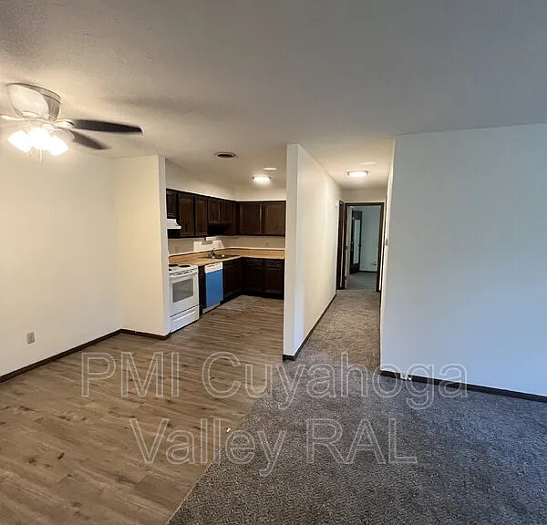 1516 W Market St — Photo 4