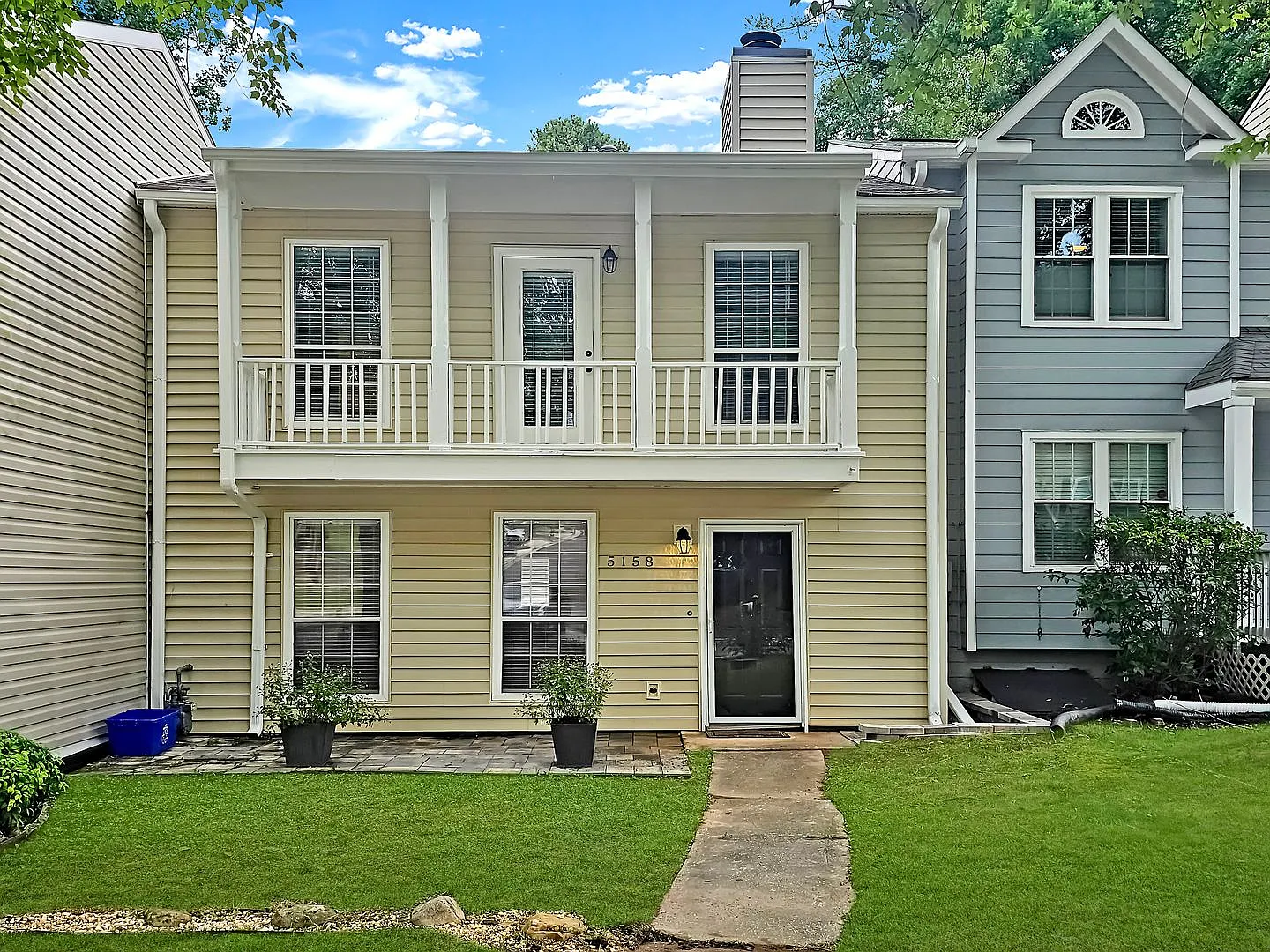 Coming Soon: Beautifully Updated 2/2.5 Townhome Near Truist Park — Photo 2