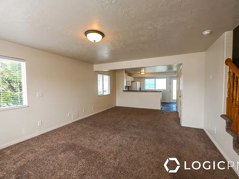 1743 S 750 E #UPSTAIRS — Photo 6