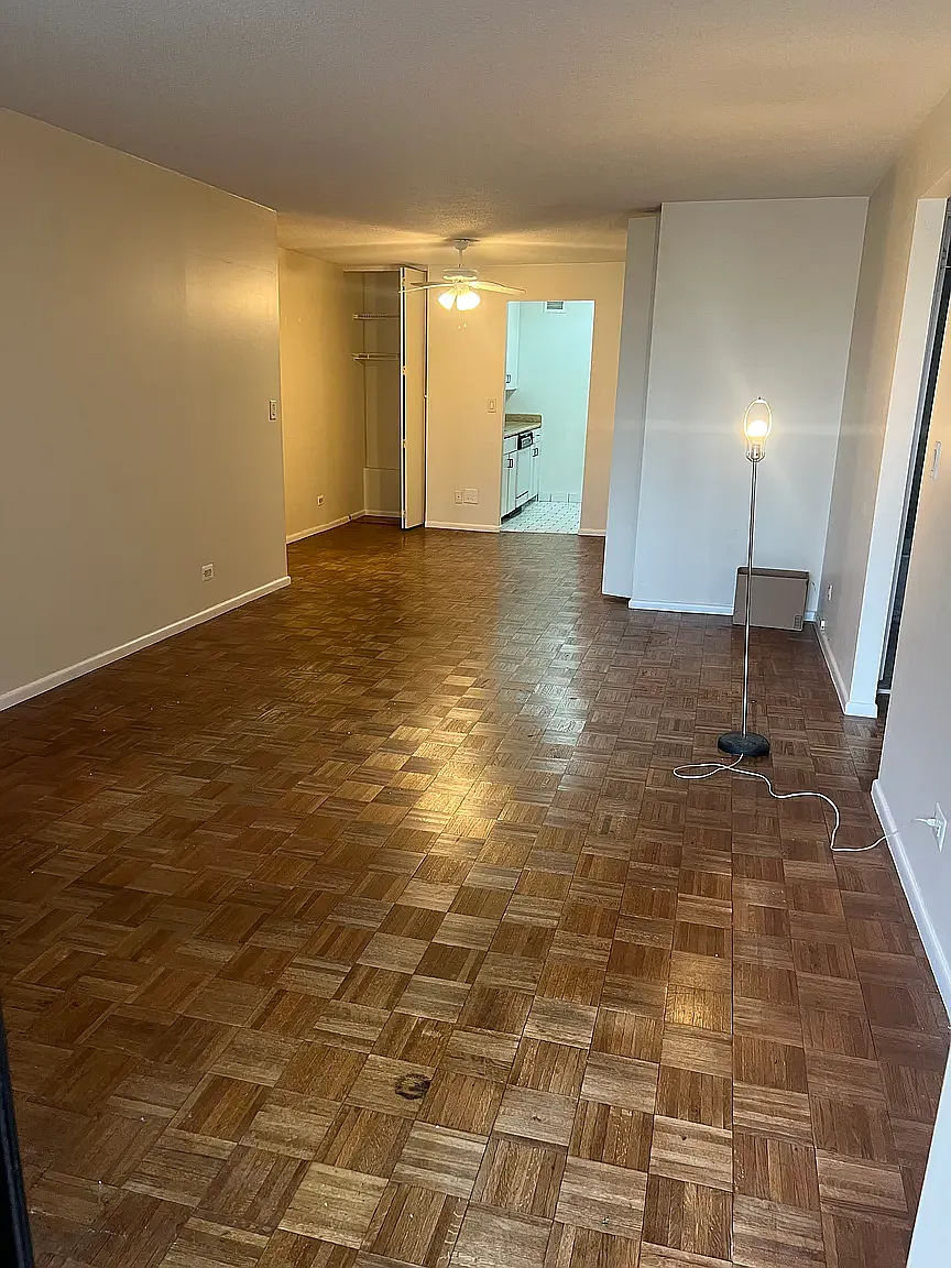 200 Rector Place — Photo 2