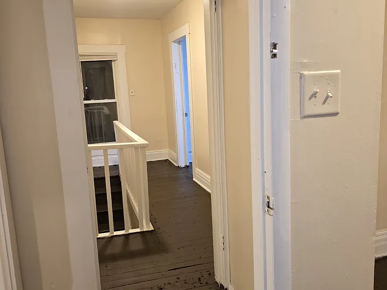 520 E Rose St — Photo 4