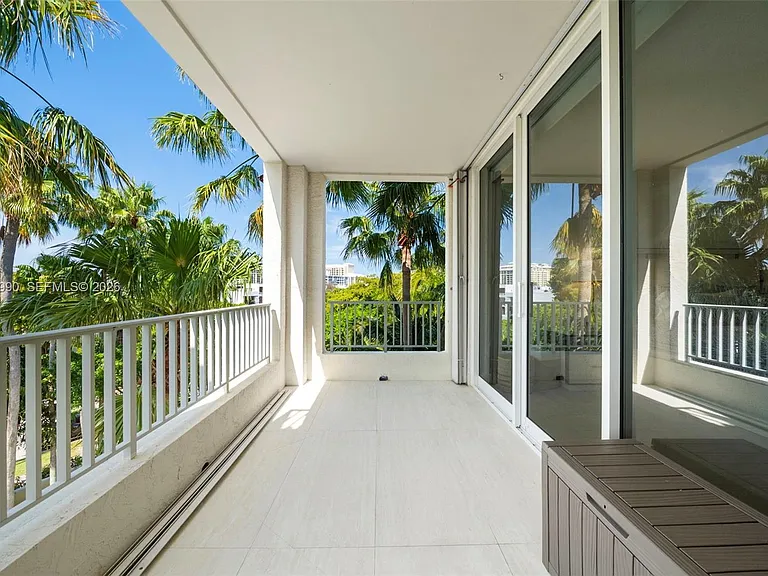 701 Crandon Blvd #401 — Photo 30