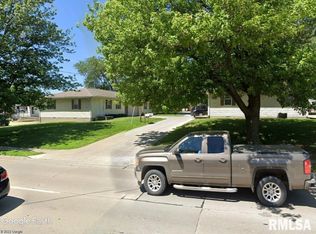 813 N Bruns Ln, Springfield, IL 62702