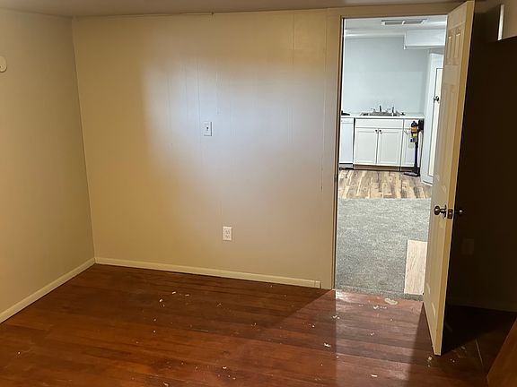 2nd image of 295 Southpoint Blvd