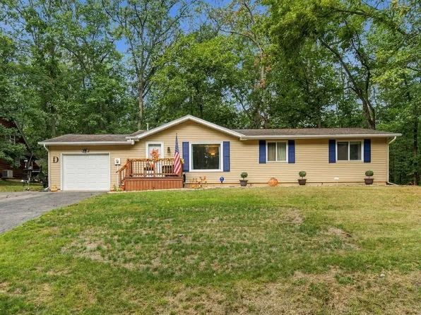 888 Fair Haven Dr, Varna, IL 61375