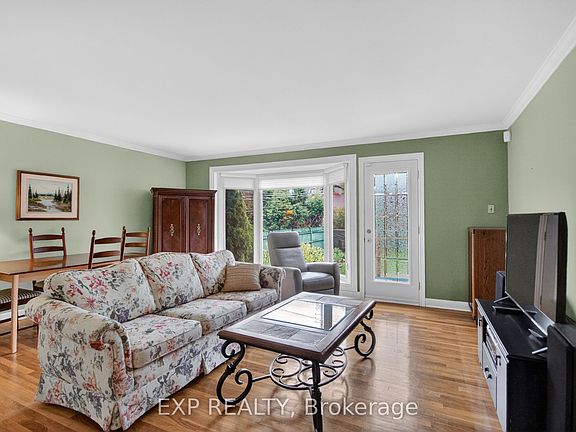3rd image of 632 Chadburn Ave