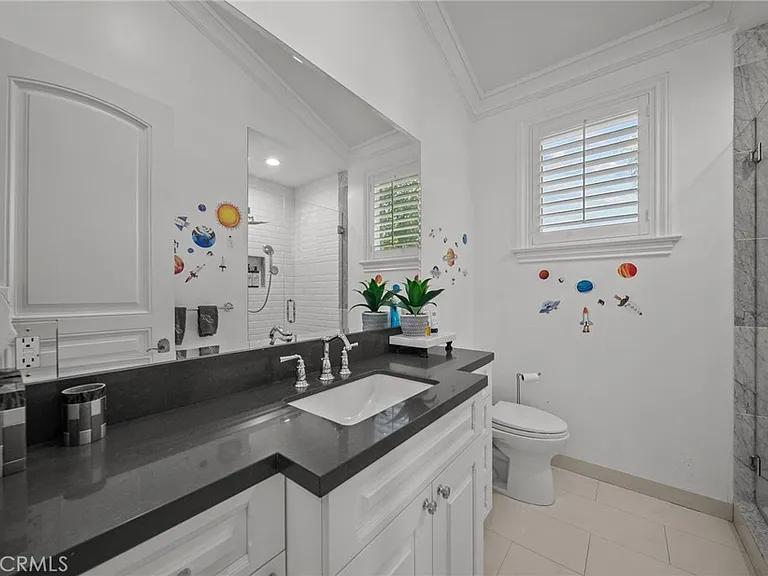 4917 Edgerton Ave — Photo 37