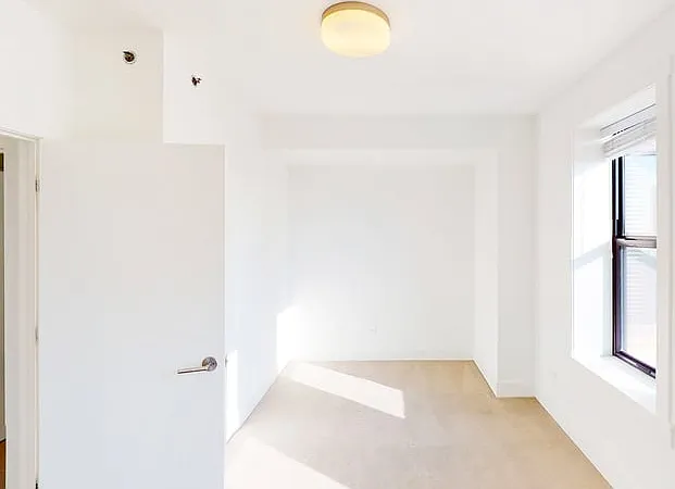 Shoreland — Photo 127