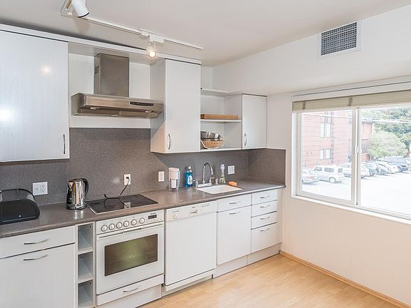 4th image of 1419 Chapin Ave Ste 202
