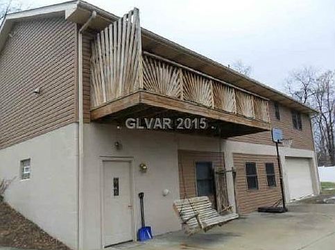 3rd image of 455 Elaine St