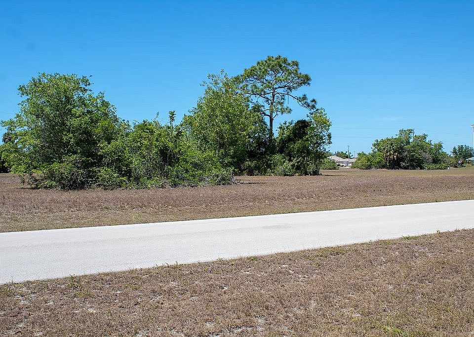 1st image of 4002 NE 23rd Pl