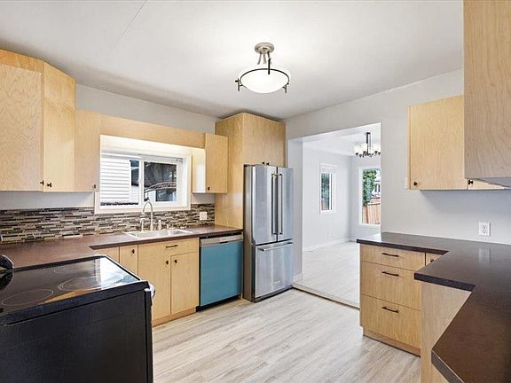 4th image of 1035 Rosemount Ave #1035