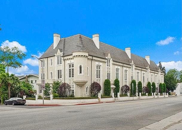1st image of 8258 Fountain Ave