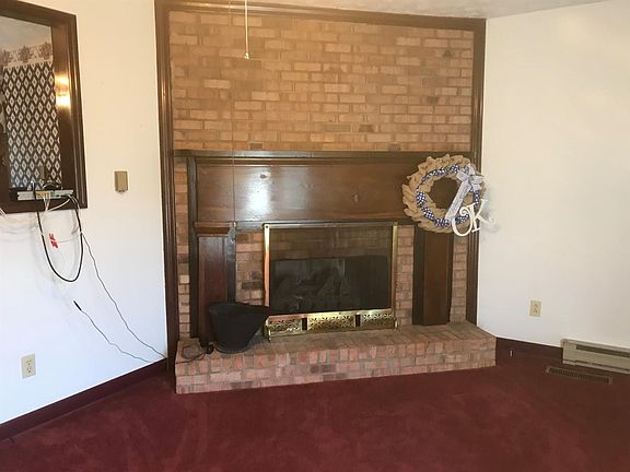 5th image of 1600 Thames Dr