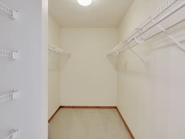 1131 Shadowridge Dr — Photo 11