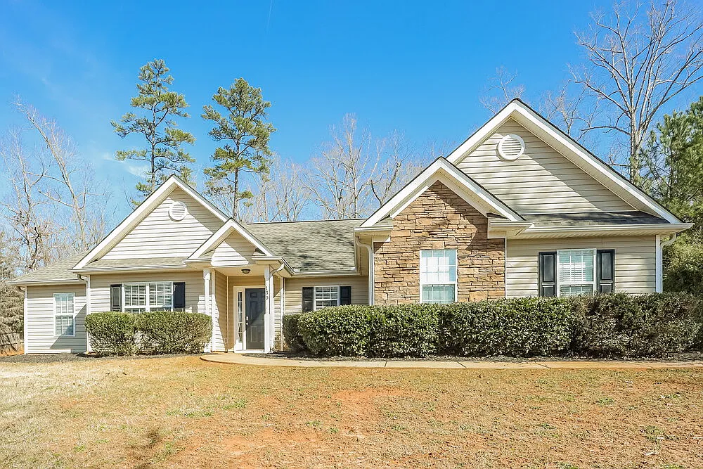 3 bed, 2.0 bath, 1307 sqft, $2,025 — Photo 1