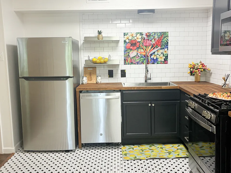 201 Grove Pl #5