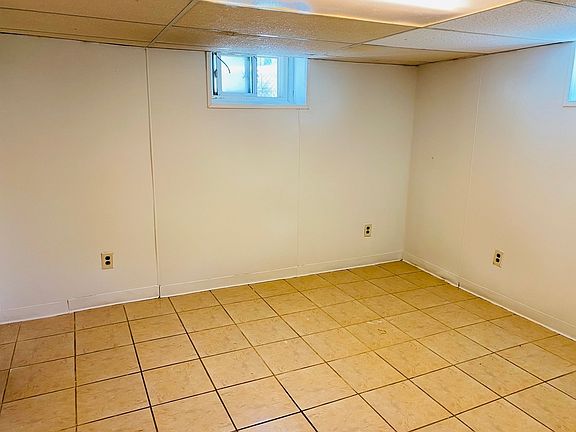 4th image of 108-26 171st Pl #Basement