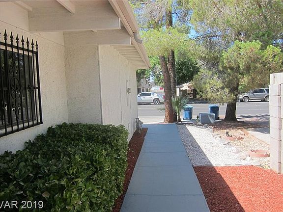 4th image of 2645 Karen Ave