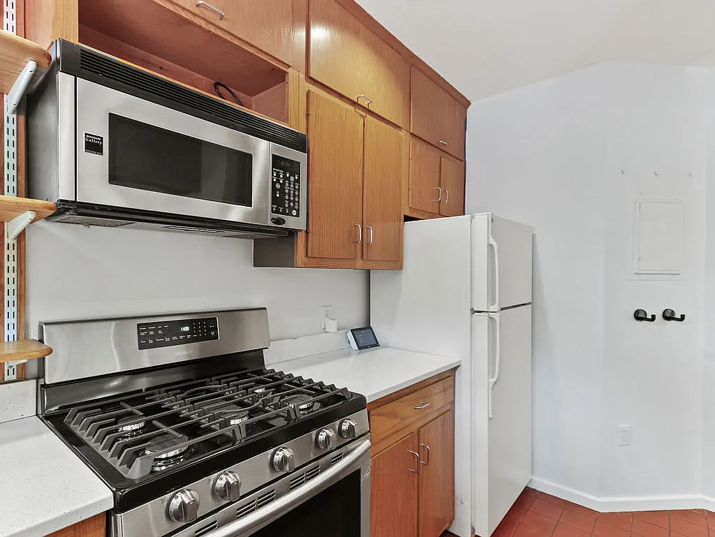 3 bed, 1588 sqft, $5,800 — Photo 3