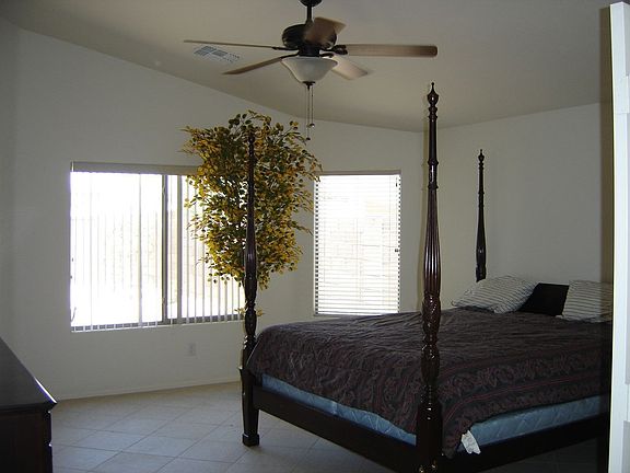 5th image of 41784 W Parkhill Ct