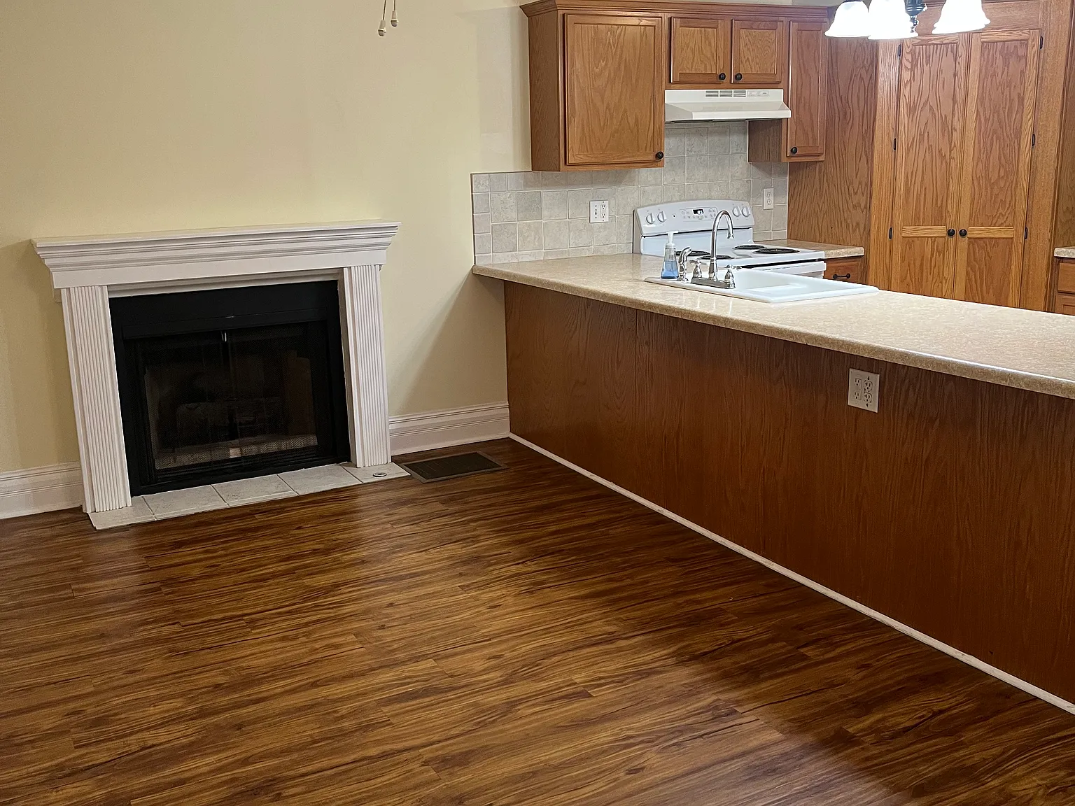 2022 Chester Ave — Photo 3