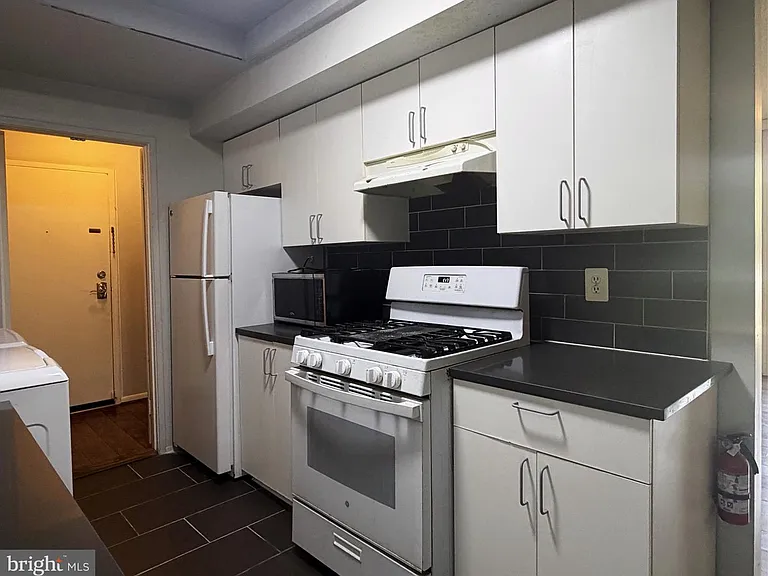 10237 Prince Pl #25-105 — Photo 12