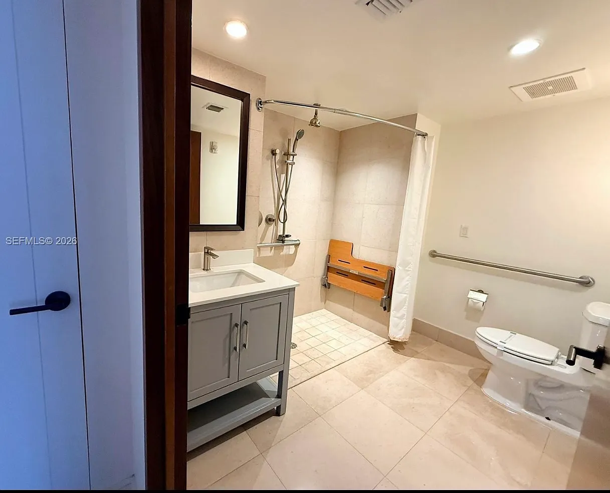2 bed, 887 sqft, $6,000 — Photo 2