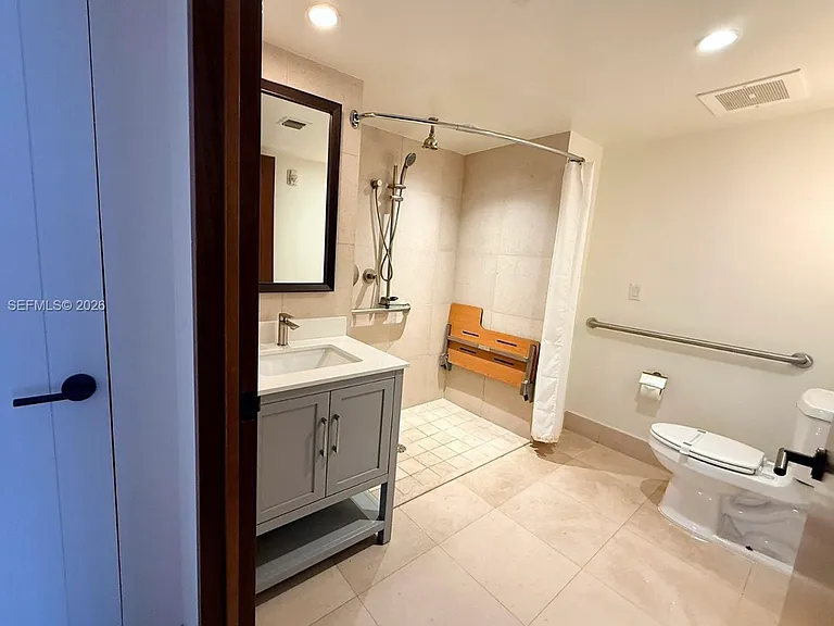 6801 Collins Ave #309 — Photo 2