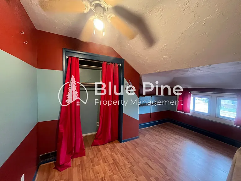 284 S Ridge Ave — Photo 15
