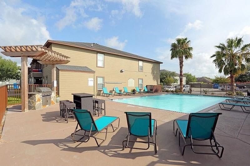 1st image of 3701 Cimarron Blvd #94