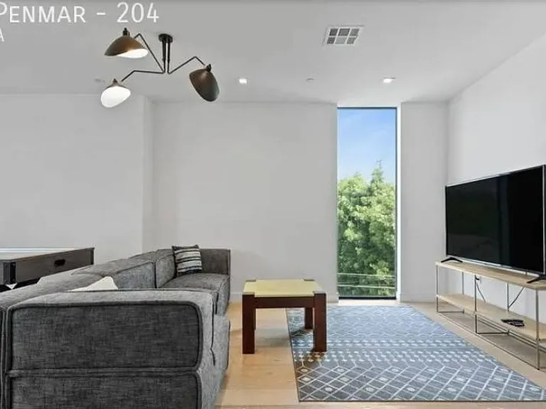 2432 Penmar Ave #204 — Photo 9